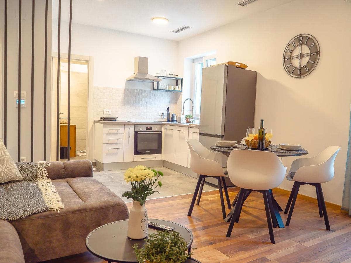 Apartmani Dora & Luka Rijeka Ngoại thất bức ảnh